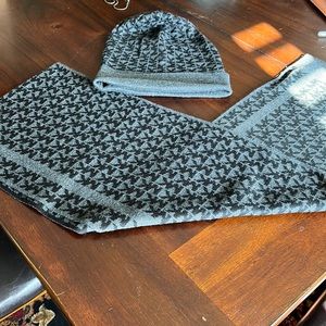 NWOT Michael Kors hat and scarf set
